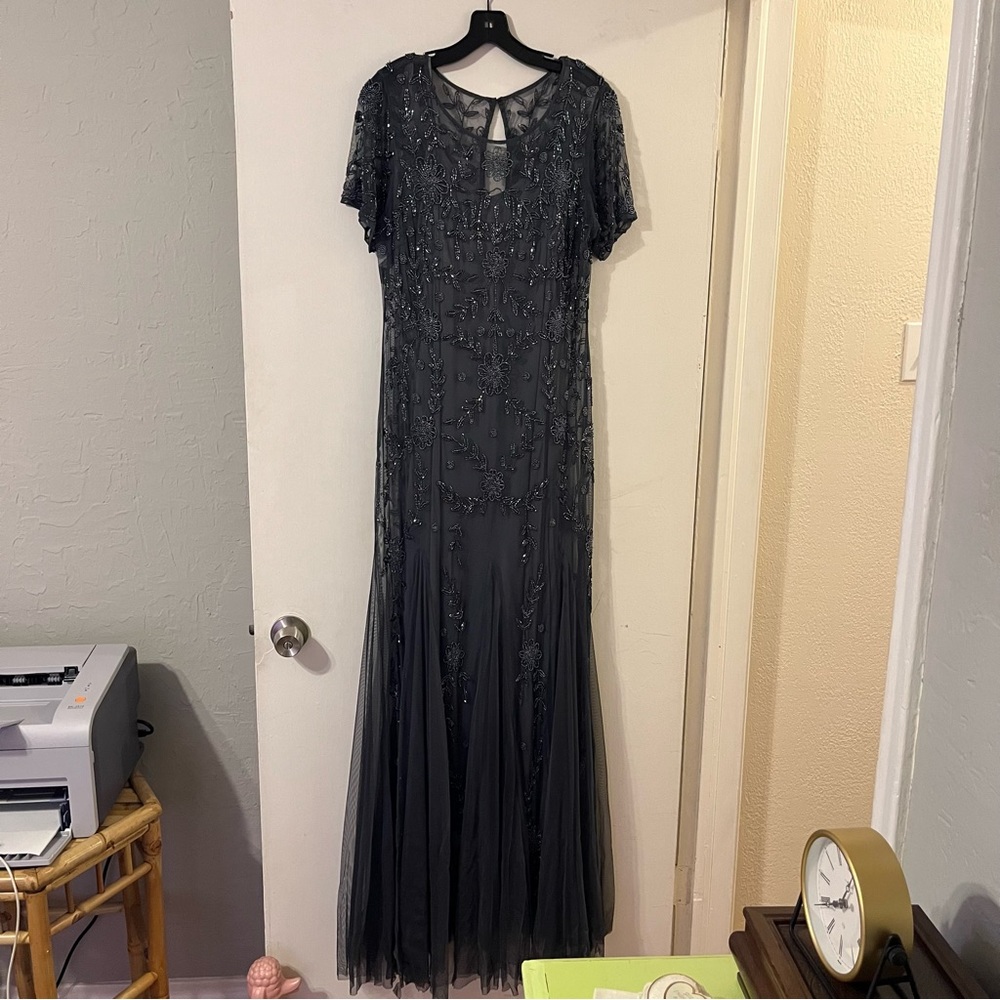 EUC 16 Beaded Gun Metal Adrianna Papell Formal Gown with Stretch